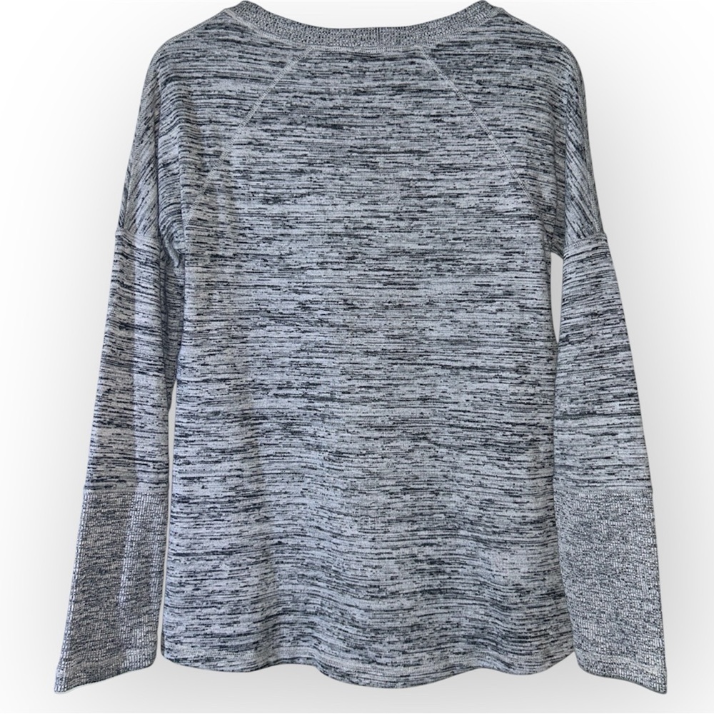 Athleta Blissful Shark Bite Crewneck Sweatshirt Size Small View 3